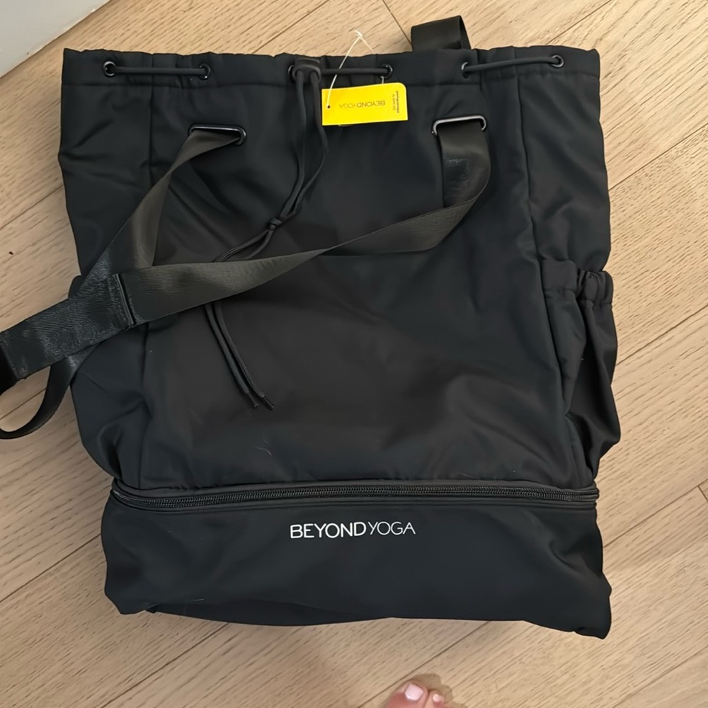 Beyond Yoga tote